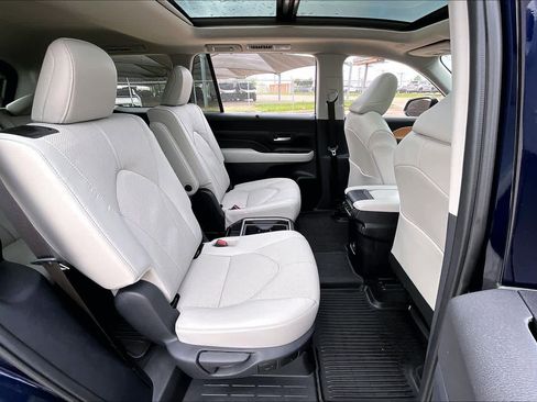 Used 2026 Toyota Grand Highlander Limited image 19