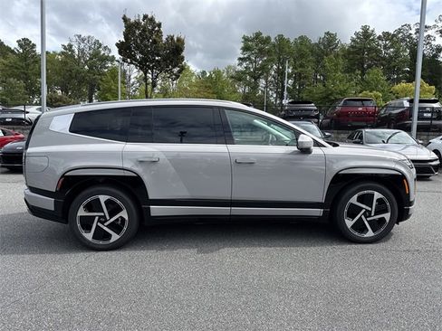 New 2026 Hyundai Ioniq 9 Limited image 8