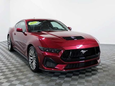 Used 2025 Ford Mustang GT Premium RWD image 8