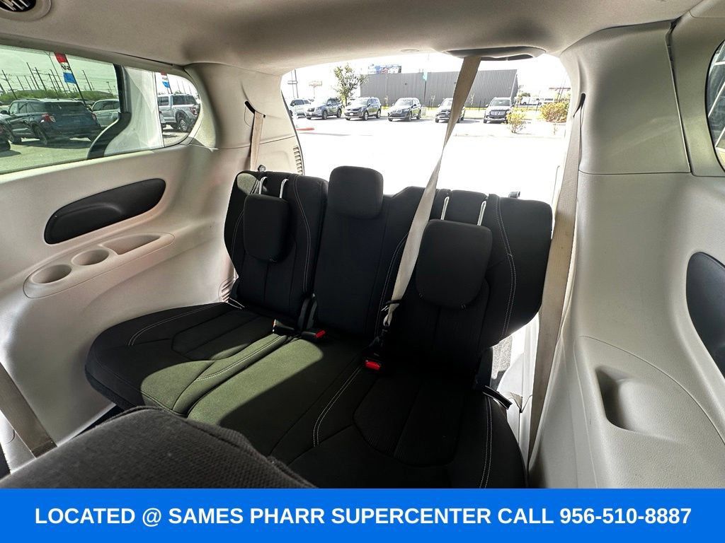 Used 2023 Chrysler Voyager LX FWD image 19