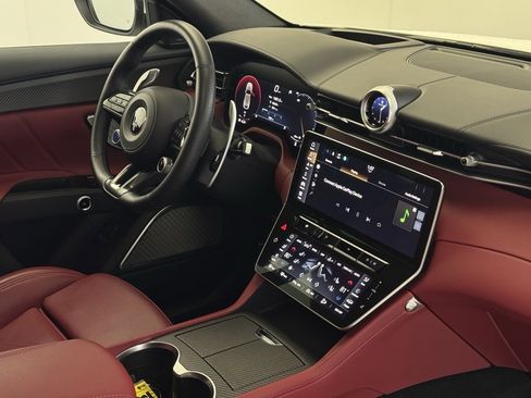 Used 2024 Maserati Grecale Trofeo image 61