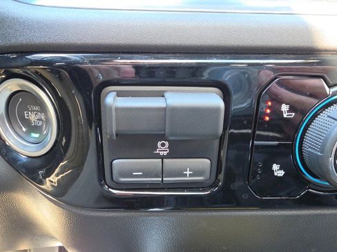 Used 2024 Chevrolet Silverado 1500 LT Trail Boss w/ LT Trail Boss Premium Package image 48