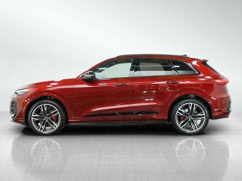 Used 2025 Audi SQ5 Prestige AWD/4WD image 2