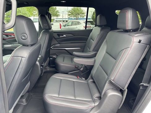 New 2026 Chevrolet Traverse Z71 w/ Enhanced Driving Package AWD/4WD image 13