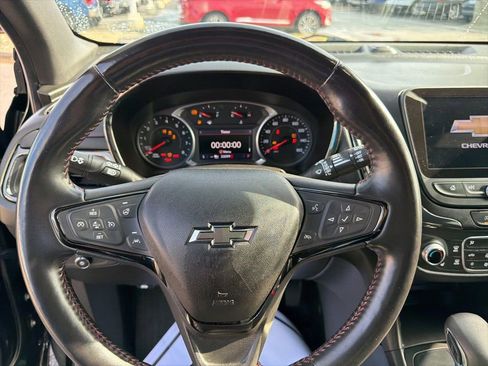 Certified 2022 Chevrolet Equinox RS w/ Infotainment Package FWD image 23