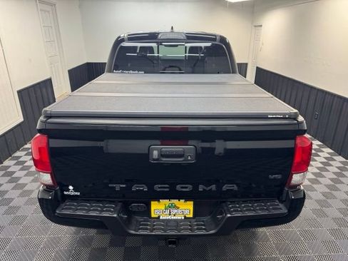 Used 2017 Toyota Tacoma TRD Pro AWD/4WD image 32