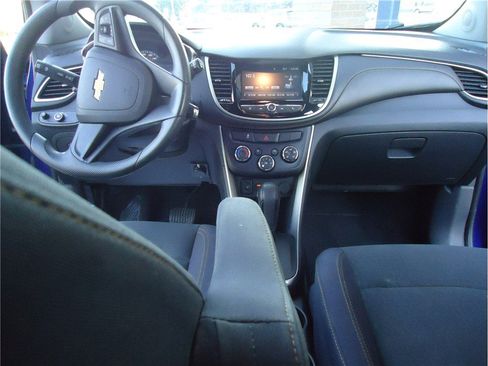 Used 2017 Chevrolet Trax LS FWD image 19