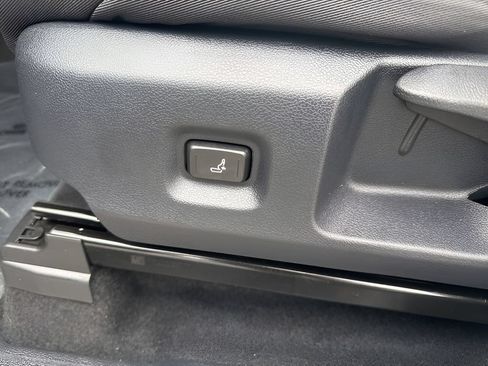 Used 2025 Toyota Tacoma SR RWD image 10