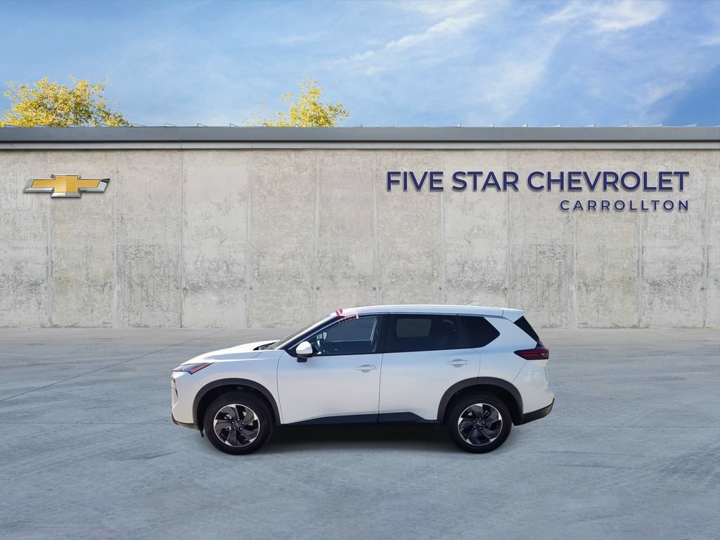 Used 2024 Nissan Rogue SV FWD image 5