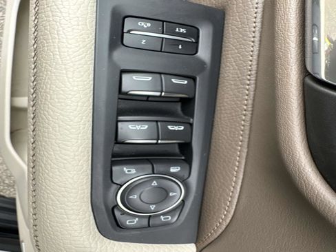 Used 2021 GMC Yukon XL Denali image 23