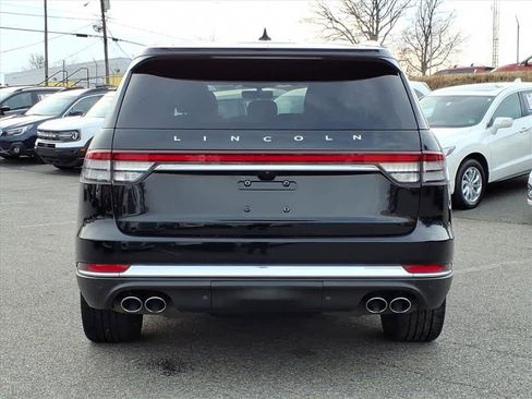 Used 2020 Lincoln Aviator Reserve w/ Equipment Group 202A image 4