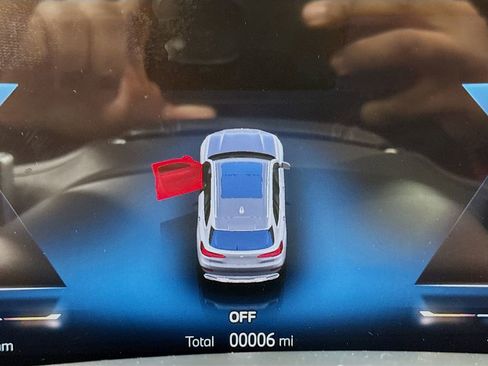 New 2026 BMW X5 xDrive40i w/ Executive Package image 7