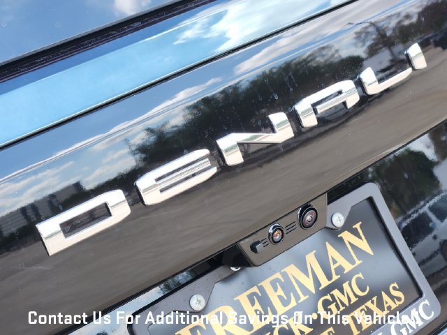 New 2027 GMC Yukon Denali Ultimate w/ LPO, Floor Liner Package AWD/4WD image 8