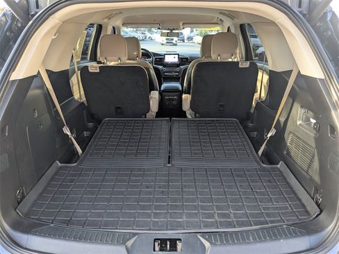 Used 2020 Ford Explorer XLT image 20