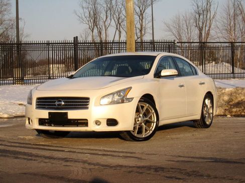 Used 2010 Nissan Maxima 3.5 SV w/ Sport Pkg image 3