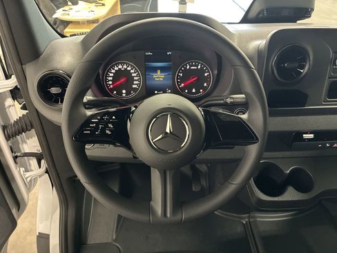 New 2025 Mercedes-Benz Sprinter 2500 image 8
