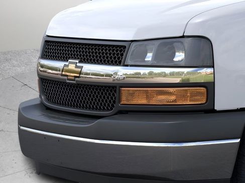 New 2025 Chevrolet Express 2500 w/ Driver Convenience Package RWD image 21