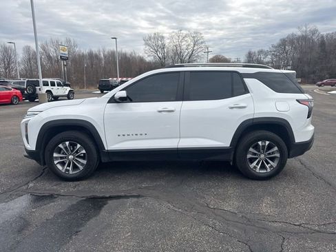 Used 2025 Chevrolet Equinox LT w/ Convenience Package II image 6
