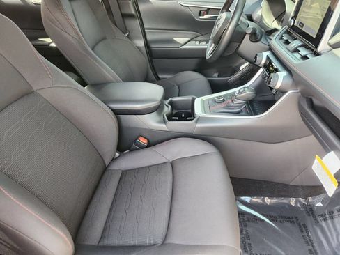 Used 2024 Toyota RAV4 SE w/ Weather & Moonroof Package AWD/4WD image 5
