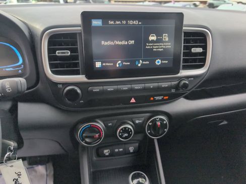 Certified 2023 Hyundai Venue SE image 21