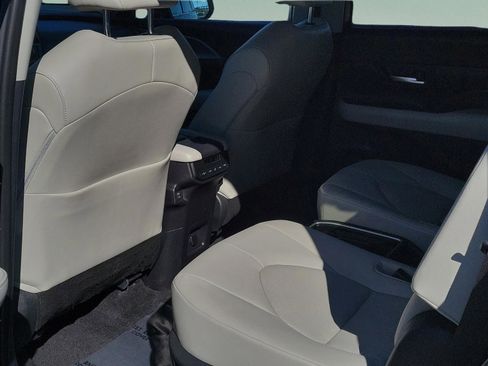 Used 2025 Toyota Grand Highlander FWD image 14