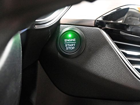 Used 2020 Ford Escape Titanium AWD/4WD image 10