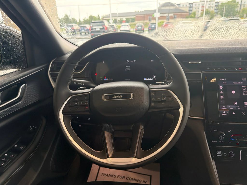 Used 2024 Jeep Grand Cherokee Altitude AWD/4WD image 13