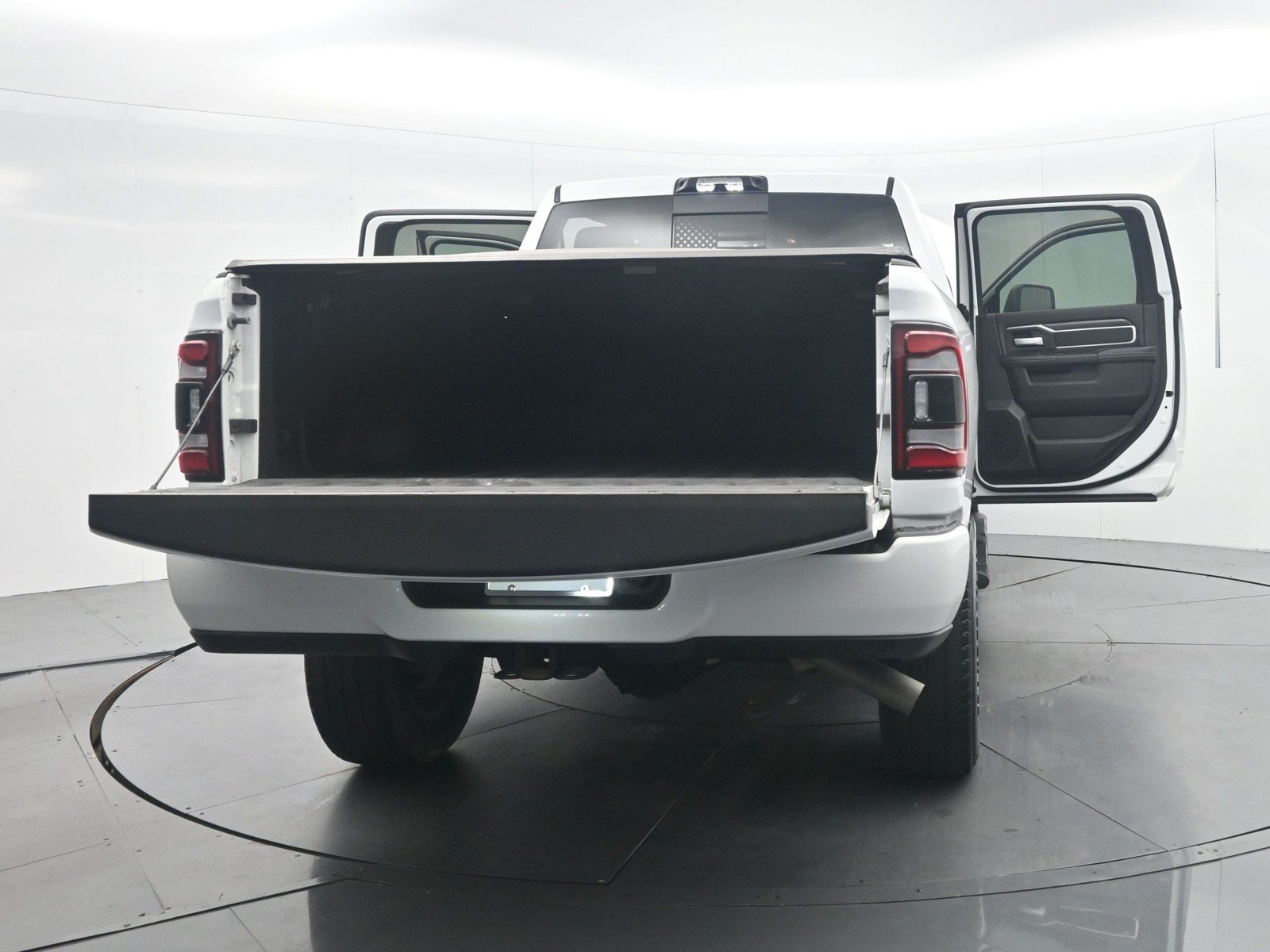Used 2024 RAM 2500 Big Horn w/ Night Edition AWD/4WD image 43