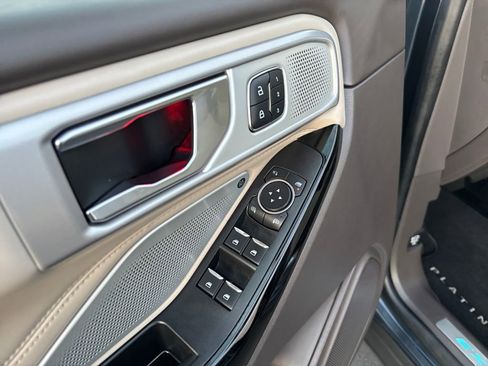 Used 2022 Ford Explorer Platinum w/ Equipment Group 601A image 24