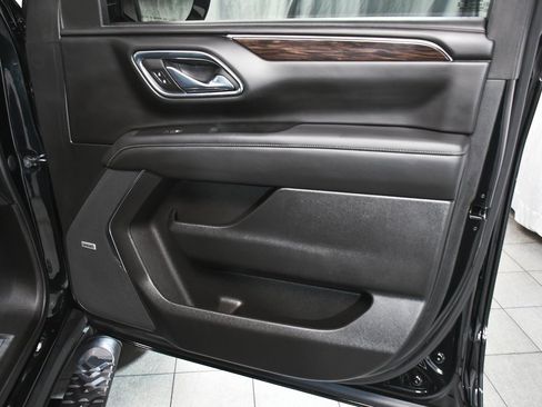 Used 2023 Chevrolet Tahoe Z71 w/ Z71 Off-Road Package image 17