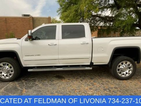 Used 2019 GMC Sierra 2500 Denali w/ Duramax Plus Package AWD/4WD image 5