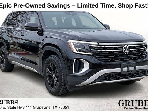 Used 2024 Volkswagen Atlas Peak Edition SE image 1