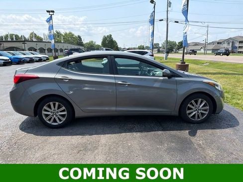 Used 2014 Hyundai Elantra SE w/ Option Group 02 FWD image 1