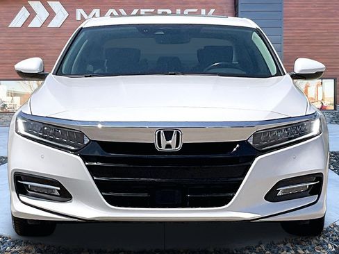 Used 2020 Honda Accord Touring image 2