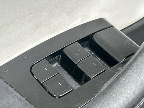 Used 2020 Tesla Model Y Long Range image 32