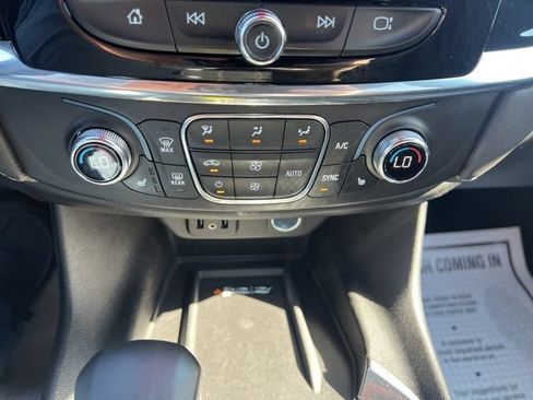 Used 2023 Chevrolet Traverse LT AWD/4WD image 27