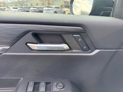 Used 2024 GMC Acadia Elevation image 24