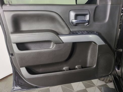 Used 2018 Chevrolet Silverado 1500 LT w/ Midnight Edition AWD/4WD image 10