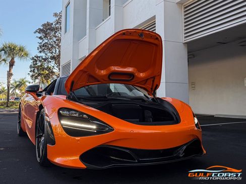 Used 2022 McLaren 720S Spider image 39