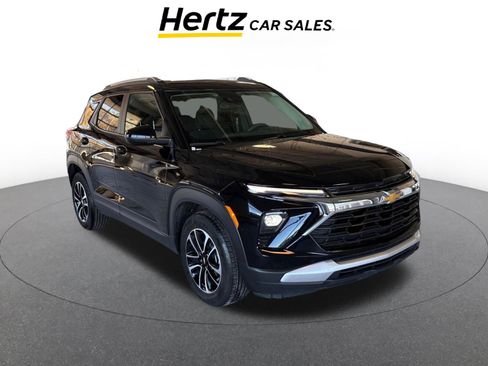 Used 2025 Chevrolet TrailBlazer LT FWD image 1