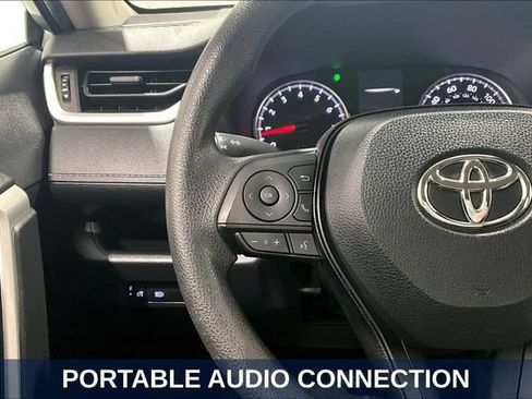 Used 2020 Toyota RAV4 LE AWD/4WD image 14