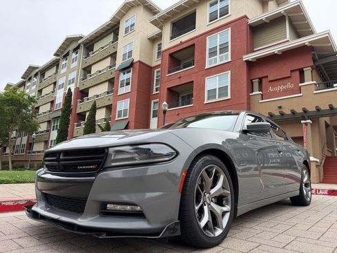 Used 2017 Dodge Charger R/T w/ Navigation & Travel Group RWD image 34