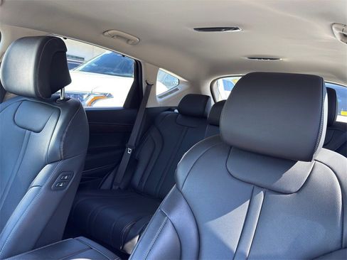 Used 2024 Genesis GV80 2.5T image 13