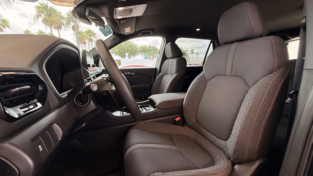 Certified 2024 Honda Pilot Sport image 4