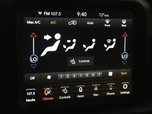 Used 2022 Jeep Wrangler Unlimited Sahara AWD/4WD image 30