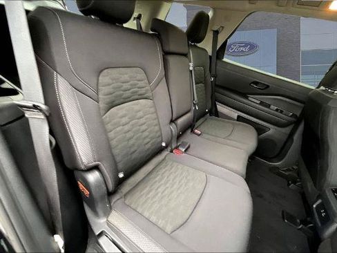 Used 2025 Nissan Pathfinder SV FWD image 24