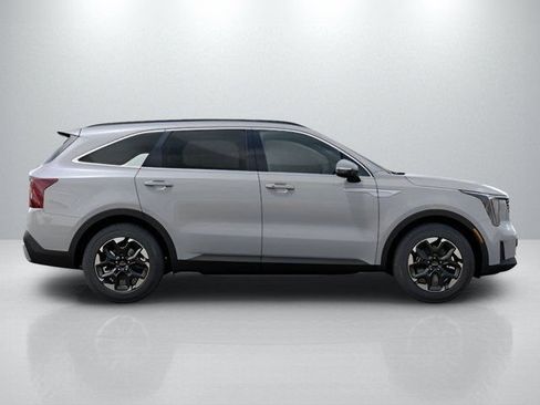 Used 2026 Kia Sorento S w/ S Panoramic Sunroof Package FWD image 7