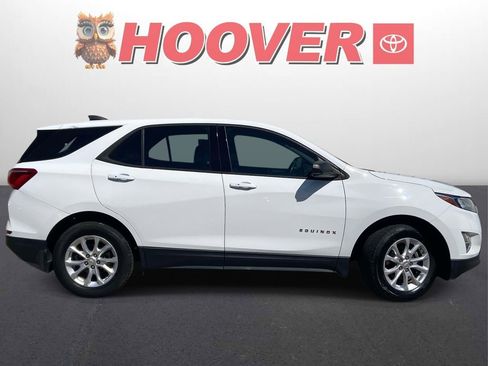 Used 2019 Chevrolet Equinox LS FWD image 2