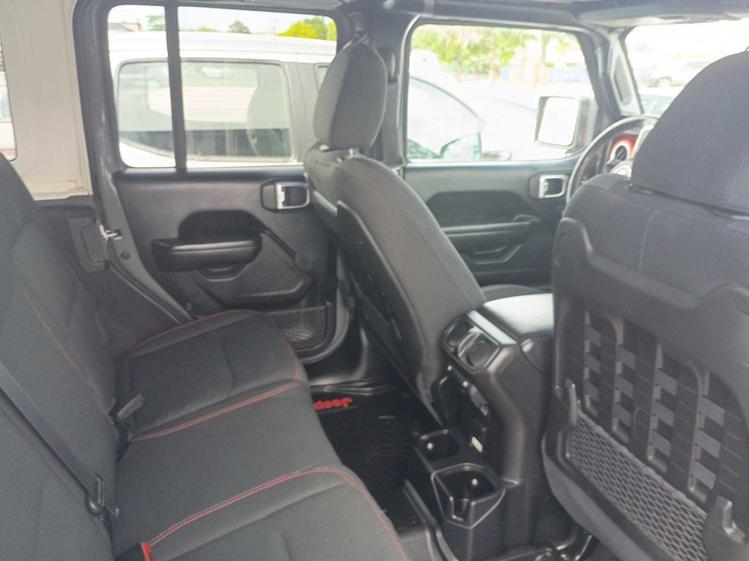 Used 2020 Jeep Wrangler Unlimited Rubicon w/ LED Lighting Group AWD/4WD image 14