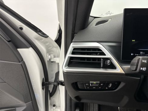 New 2026 BMW 330i xDrive Sedan w/ M Sport Package image 31